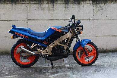 Honda NSR125F blu e nera