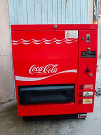 Ex distributore coca-cola anni 70 /80 a gettoni 