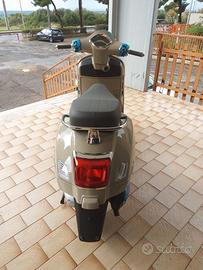 Piaggio Vespa 310 GTS hpe Beige
