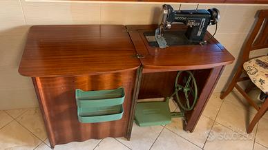 Macchina per cucire Necchi