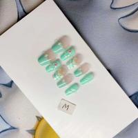 Manicure indossabile realizzata interamente a mano