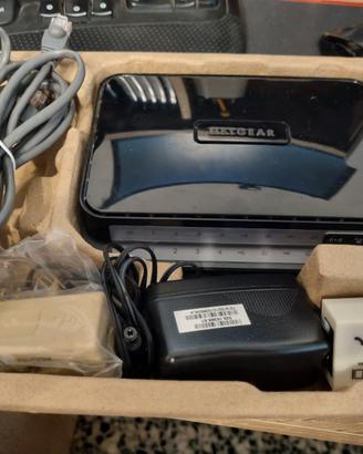 Modem Router Netgear DGN2200 V4 Adsl 2+ 20Mb