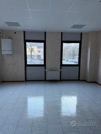 Ufficio luminoso 180 mq con 4 garage - Lumezzane