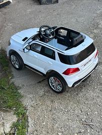 Macchina Mercedes bianca per bambini