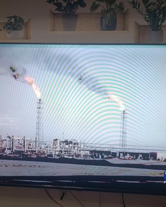 TV Hisense 55E7NQ  per pezzi di ricambio 