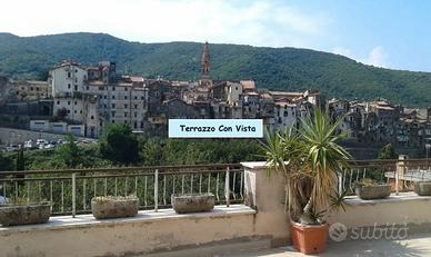 POLI TRiLOCALE DA ARREDARE CON TERRAZZO PRIVATO