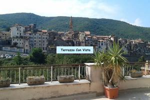 POLI TRiLOCALE DA ARREDARE CON TERRAZZO PRIVATO