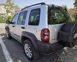 Jeep Cherokee 2.8 CRD DPF Sport Auto