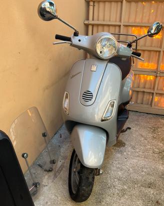 Vespa LX 50 4 tempi- 2006 - Parabrezza e Bauletto