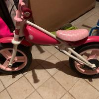 Bicicletta bimba e monopattino