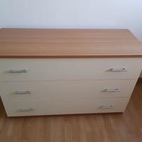 CASSETTIERA E COMODINI IN LEGNO