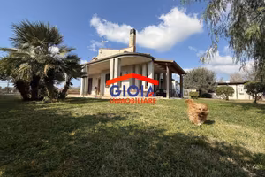Villa di 433 m² con più di 5 locali a Sessa Aurunc