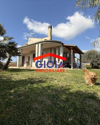 Villa di 433 m² con più di 5 locali a Sessa Aurunc
