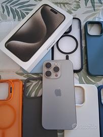 IPhone 15 Pro 128 GB  Grigio Titanio + 8 cover