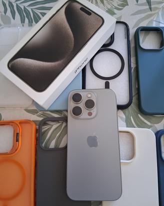 IPhone 15 Pro 128 GB  Grigio Titanio + 8 cover