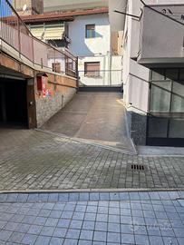 Magazzino-laboratorio-autorimessa a Melzo