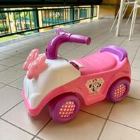 Primipassi Minnie macchina con fiocco