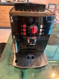 De Longhi  Magnifica S