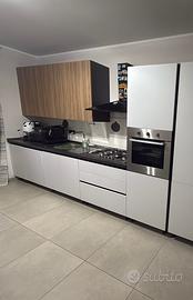 Cucina moderna completa