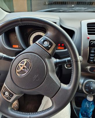 TOYOTA Urban Cruiser 1.4 D-4D AWD Active X