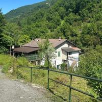 CASA SEMINDIPENDENTE A BARGAGLI