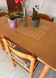 Tavolo da Pranzo Allungabile in Legno con 4 Sedie