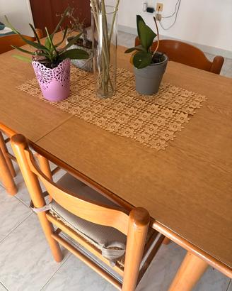 Tavolo da Pranzo Allungabile in Legno con 4 Sedie