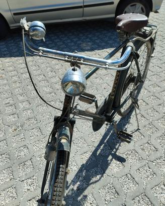 Bicicletta con freni a bacchetta 