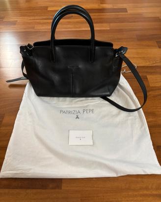Borsa Patrizia Pepe nera a mano e tracolla
