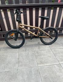BMX bicicletta