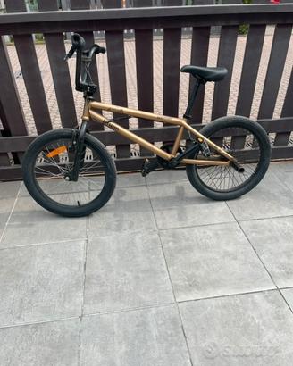 BMX bicicletta