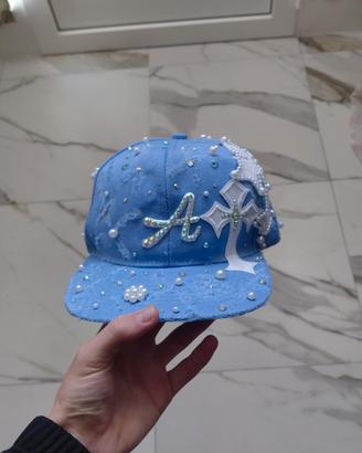 cappello azzuro con visiera dritta "custom"