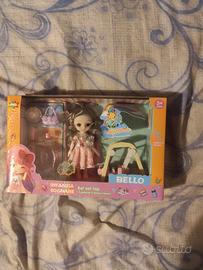 Gioco bambola snodabile alta 15 cm con dondolo