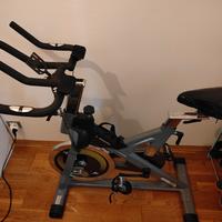 Spin bike con volano da 25 k