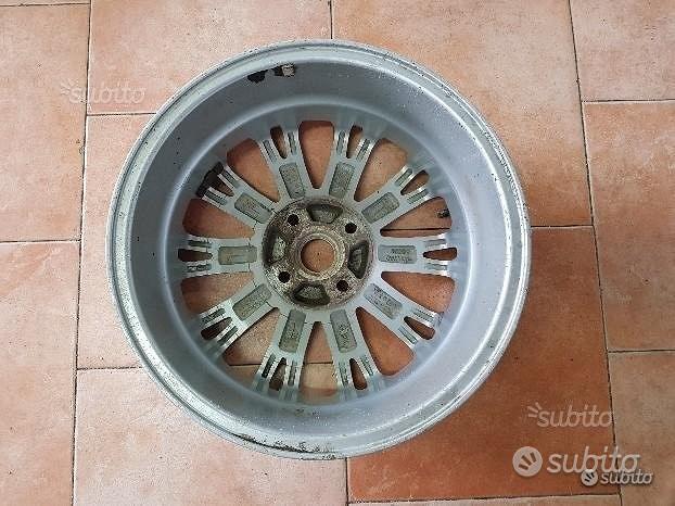 Subito - usedparts - Cerchio in lega da 15 pollici fiat grande punto -  Accessori Auto In vendita a Napoli