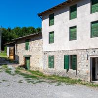 PORZIONE DI CASA TERRACIELO CON TERRENO