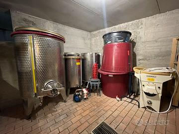 Attrezzi per produzione vino