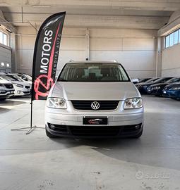 Volkswagen Touran 2.0 16V TDI DSG Highline