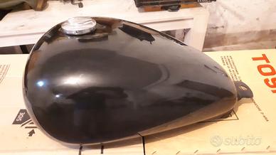 Serbatoio Honda shadow vt600 ed altri accessori