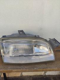 Faro anteriore sx FIAT Punto 75. 5 P 