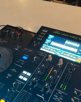 Pioneer xdj RR con custodia e deck saver