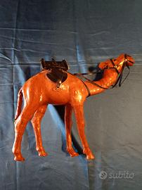 Cammello in pelle vintage arredo etnico Marocco 