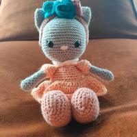 Gattina all’uncinetto fatta a mano