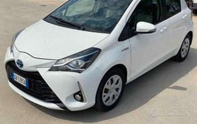 Toyota Yaris 1.5 Hybrid 5 porte Business