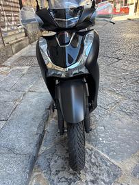 SH 150 NERO SPORT