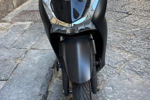 SH 150 NERO SPORT