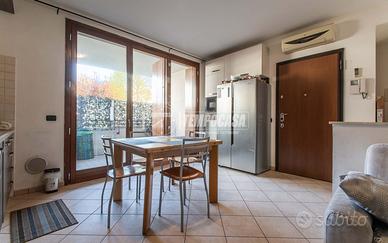 TRE LOCALI CON CANTINA E BOX