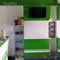 Scrivinpiedi sala scommesse (arredo sala scommess)