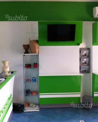 Scrivinpiedi sala scommesse (arredo sala scommess)