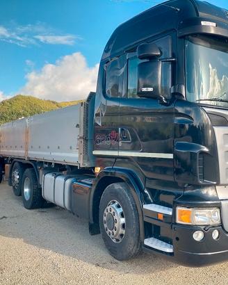 Motrice Scania 620 V8 con rimorchio Viberti